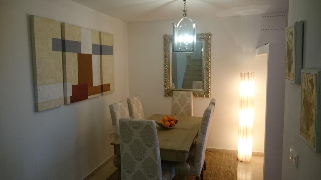 Villa Aznalcazar Sanlúcar la Mayor Exteriör bild