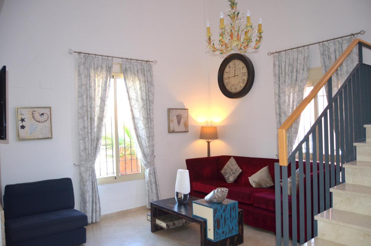 Villa Aznalcazar Sanlúcar la Mayor Exteriör bild