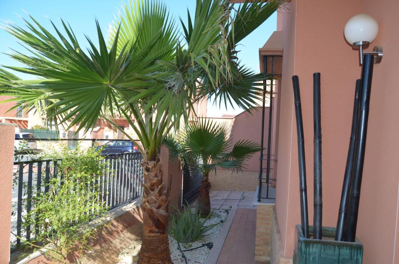 Villa Aznalcazar Sanlúcar la Mayor Exteriör bild